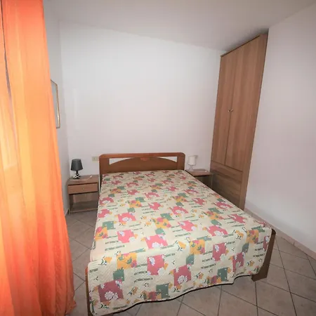 2 Bedroom In Viale Dei Pini Апартаменты *