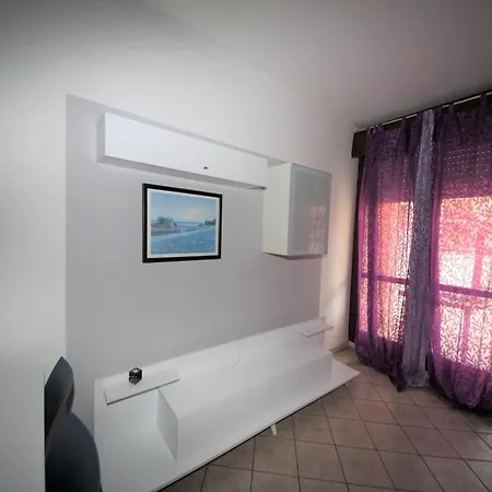 Апартаменты 2 Bedroom In Viale Dei Pini *