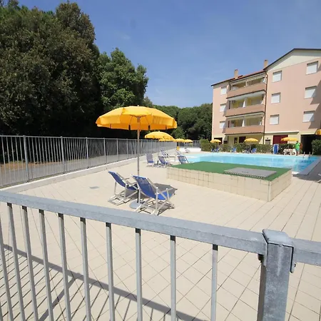 2 Bedroom In Viale Dei Pini Апартаменты *