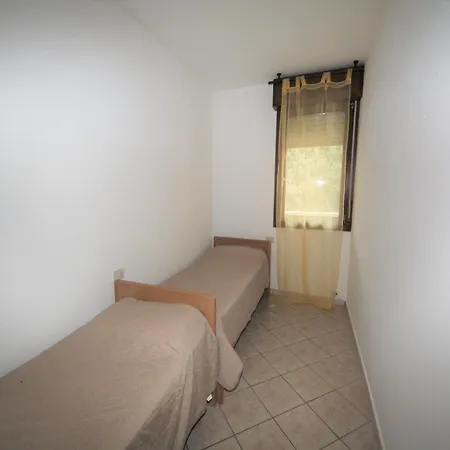 2 Bedroom In Viale Dei Pini * Rosolina Mare