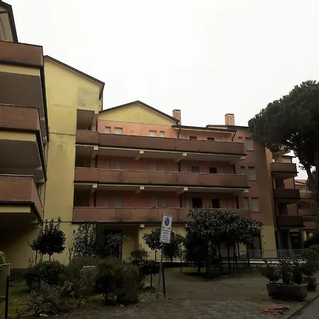 Апартаменты 2 Bedroom In Viale Dei Pini Розолина-Маре