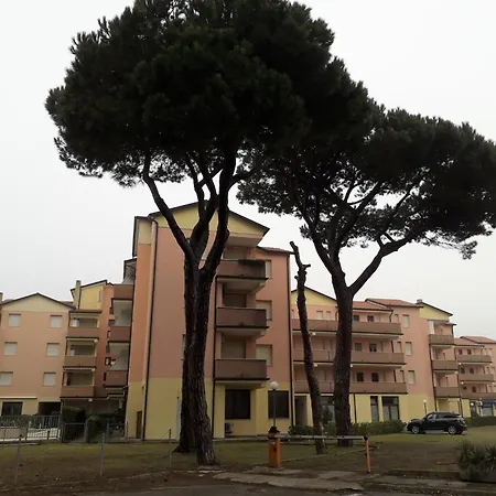 2 Bedroom In Viale Dei Pini *