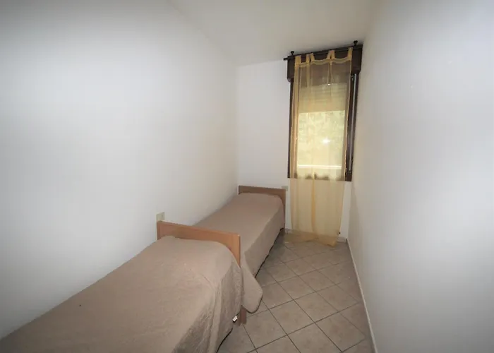 2 Bedroom In Viale Dei Pini * 로솔리나 마레